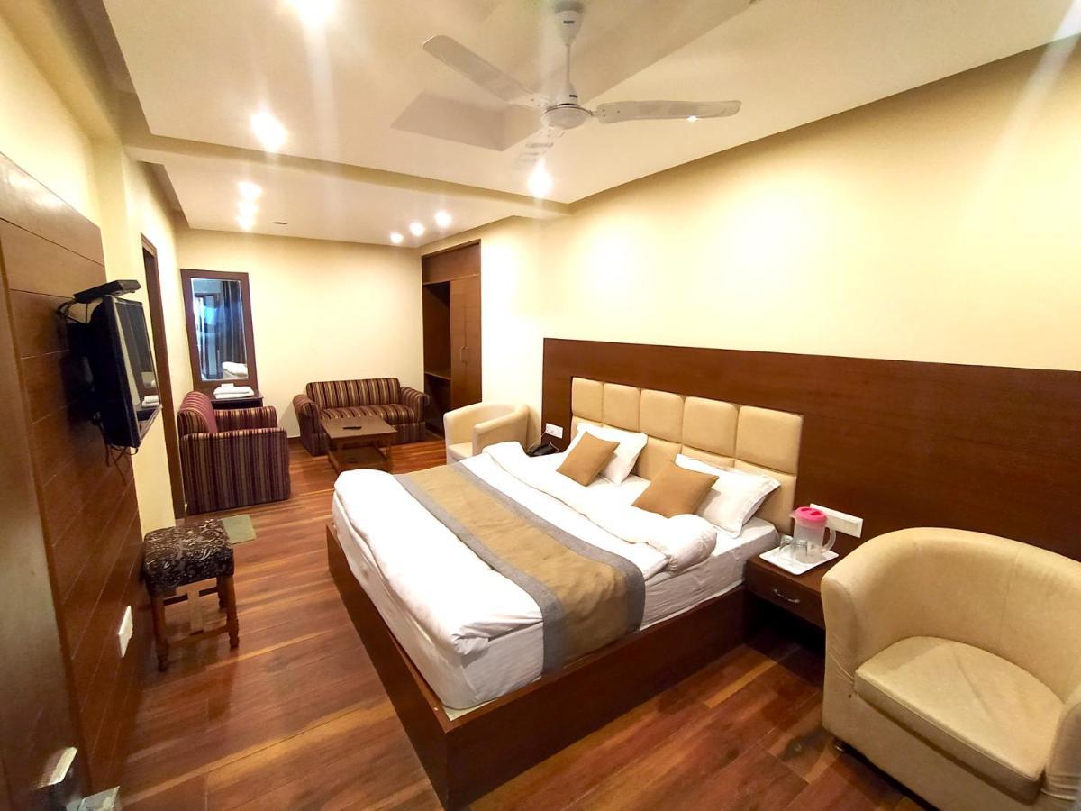 Hotel Samrat, Mussoorie Exterior photo